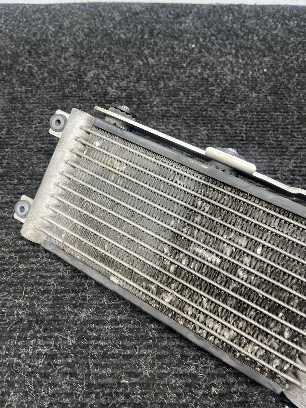 ☑️ 08-13 BMW E90 E92 E93 M3 OEM Right Passenger Engine Oil Cooler Radiator