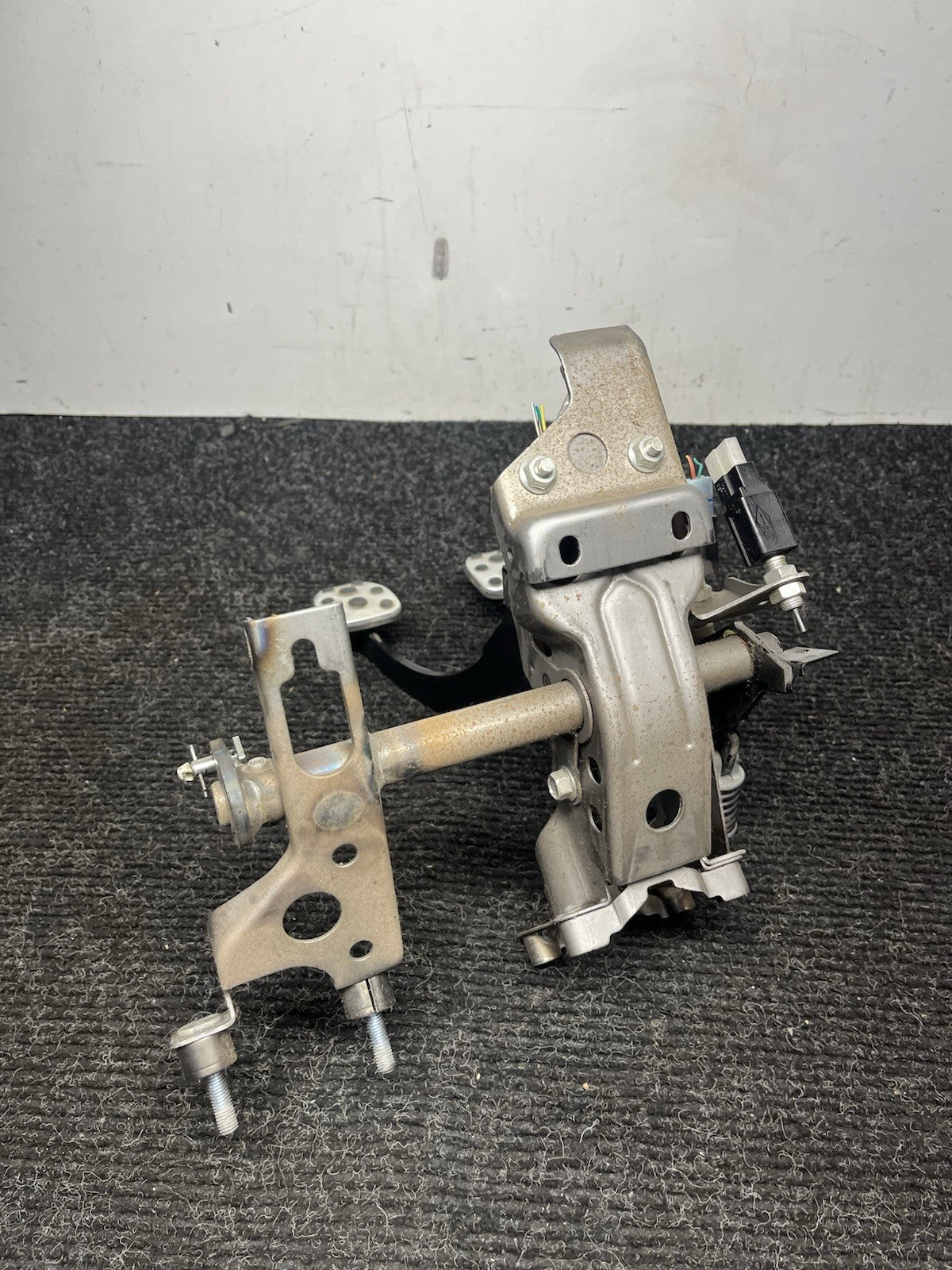 ☑️ 2015-2019 Subaru WRX STI Brake & Clutch Pedal Assembly OEM 15-19