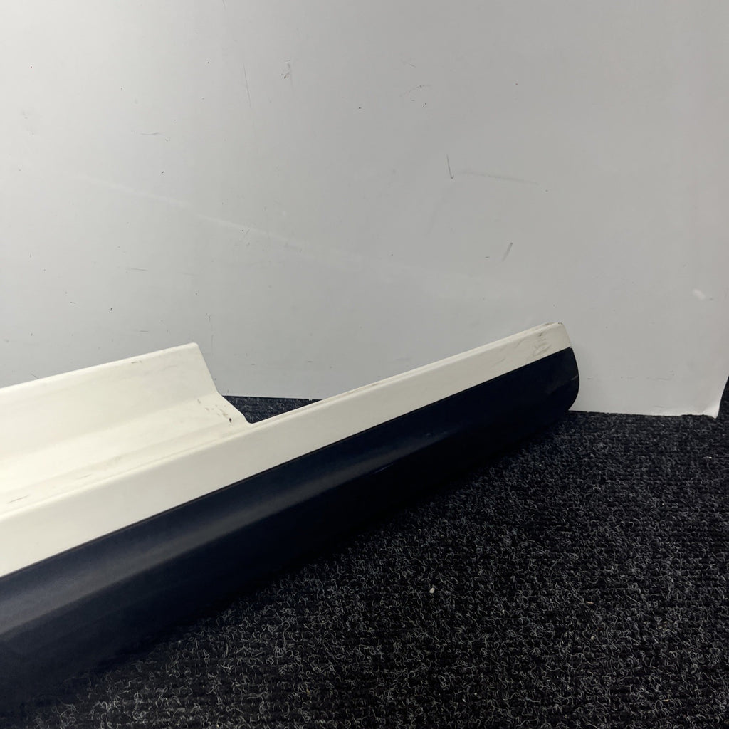 ☑️ 2014 - 2024 MASERATI GHIBLI RIGHT SIDE ROCKER MOLDING COVER PANEL OEM WHITE