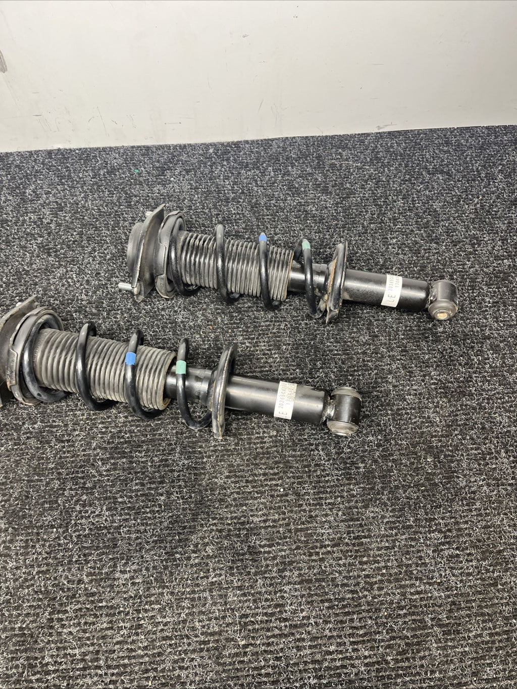 ☑️ OEM Rear Springs/Struts Suspension Subaru BRZ Toyota 86 Scion FRS
