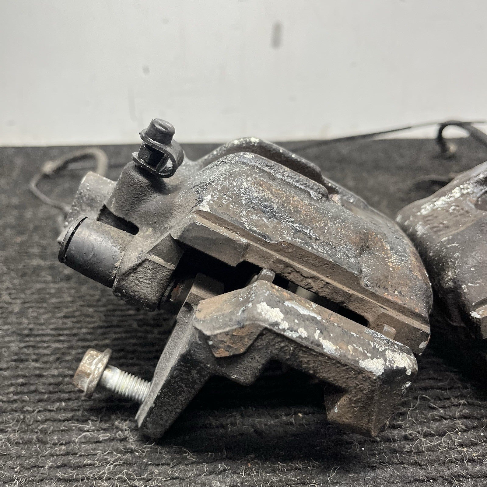 ☑️ 01-06 BMW E46 330i 330ci RWD SET OF 2 REAR LEFT & RIGHT BRAKE CALIPER OEM