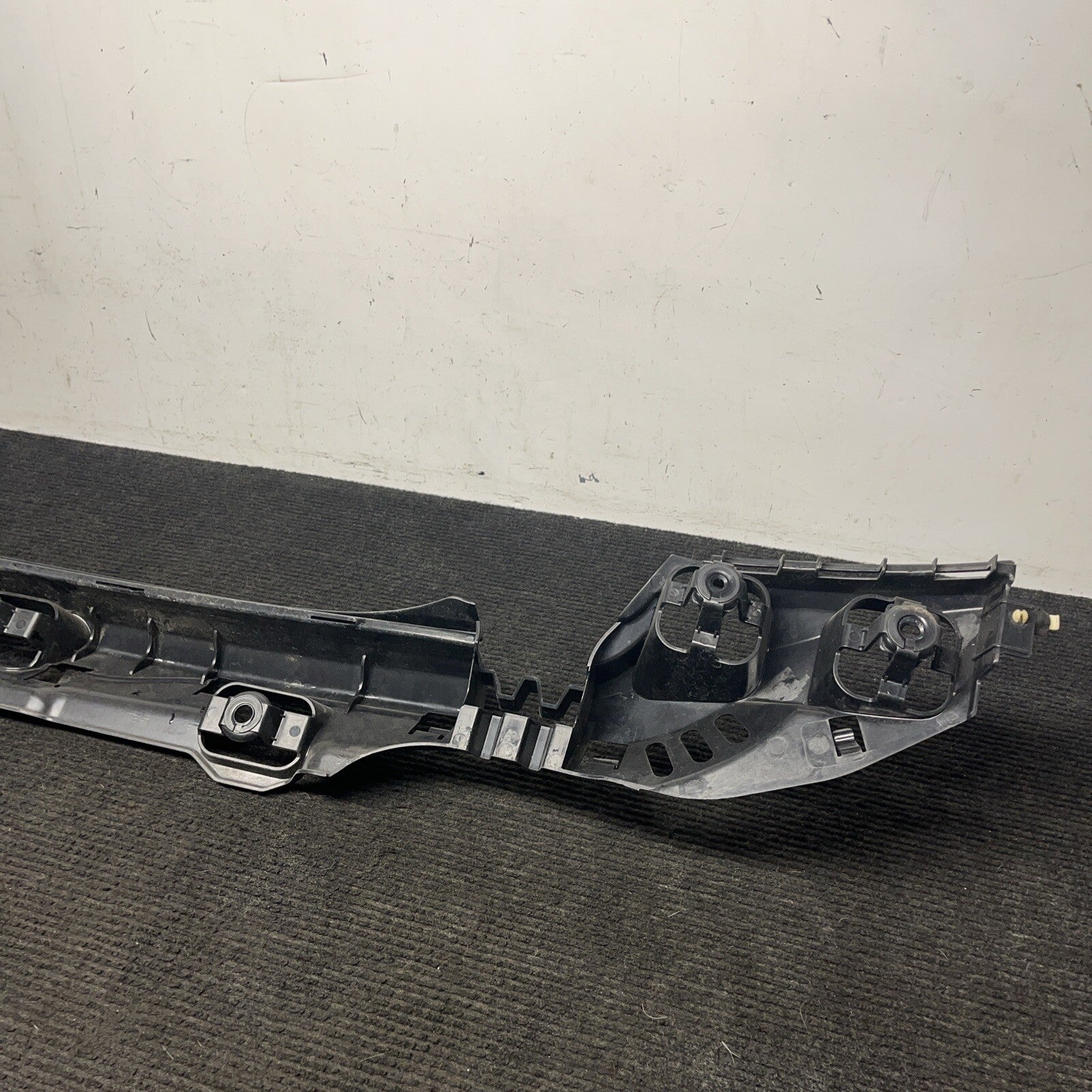 ☑️ OEM BMW 2 SERIES F22 F23 2014-2021 REAR BUMPER BRACKET SUPPORT 7285532