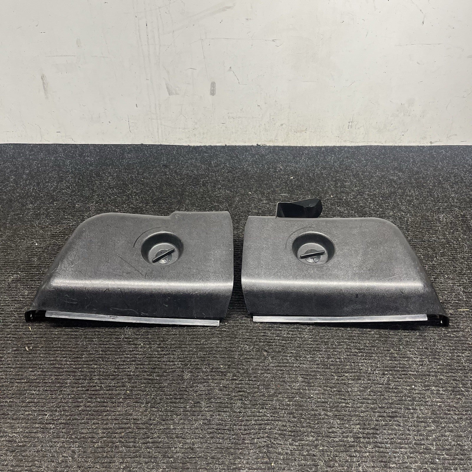 ☑️ Genuine 96-98 BMW E36 Sedan Rear Tail Light Covers Pair 8122477 8122478
