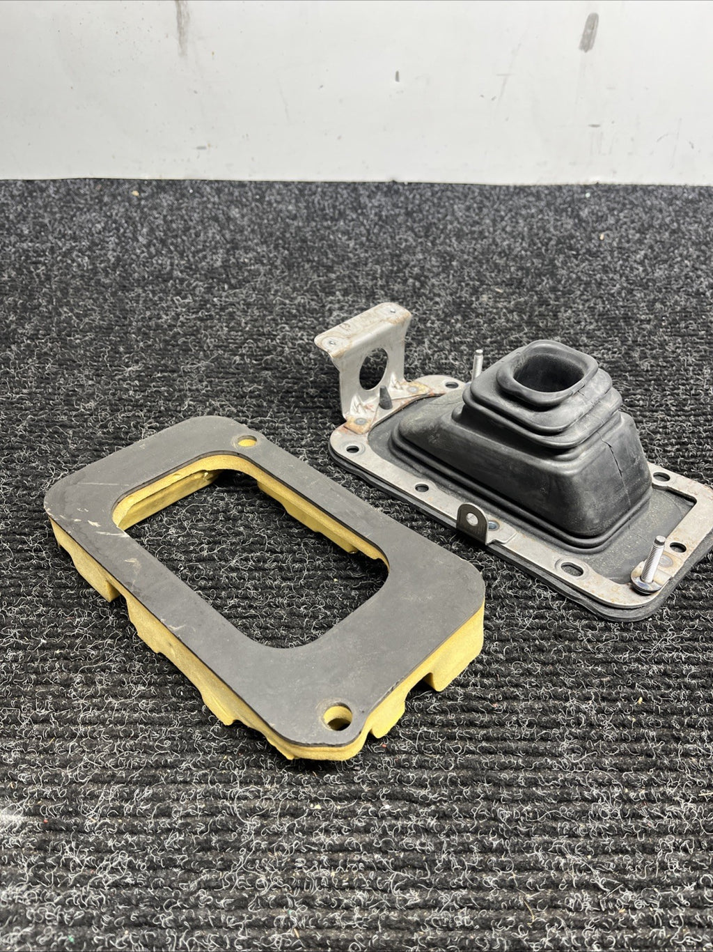 ☑️ 2013-2020 Subaru BRZ Scion FRS Toyota 86 Shifter Trim Boot Noise Dampener OEM