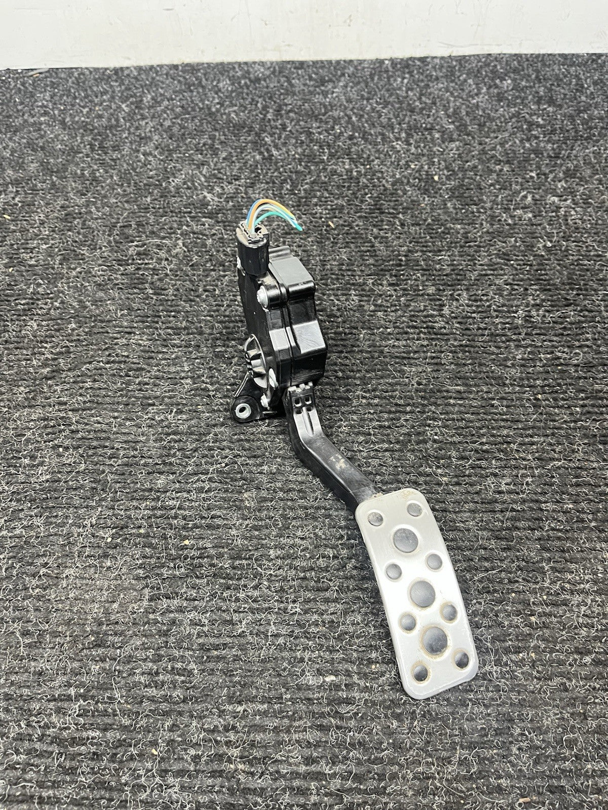 ☑️ 2015-2021 Subaru WRX STI Accelerator Pedal OEM LU93