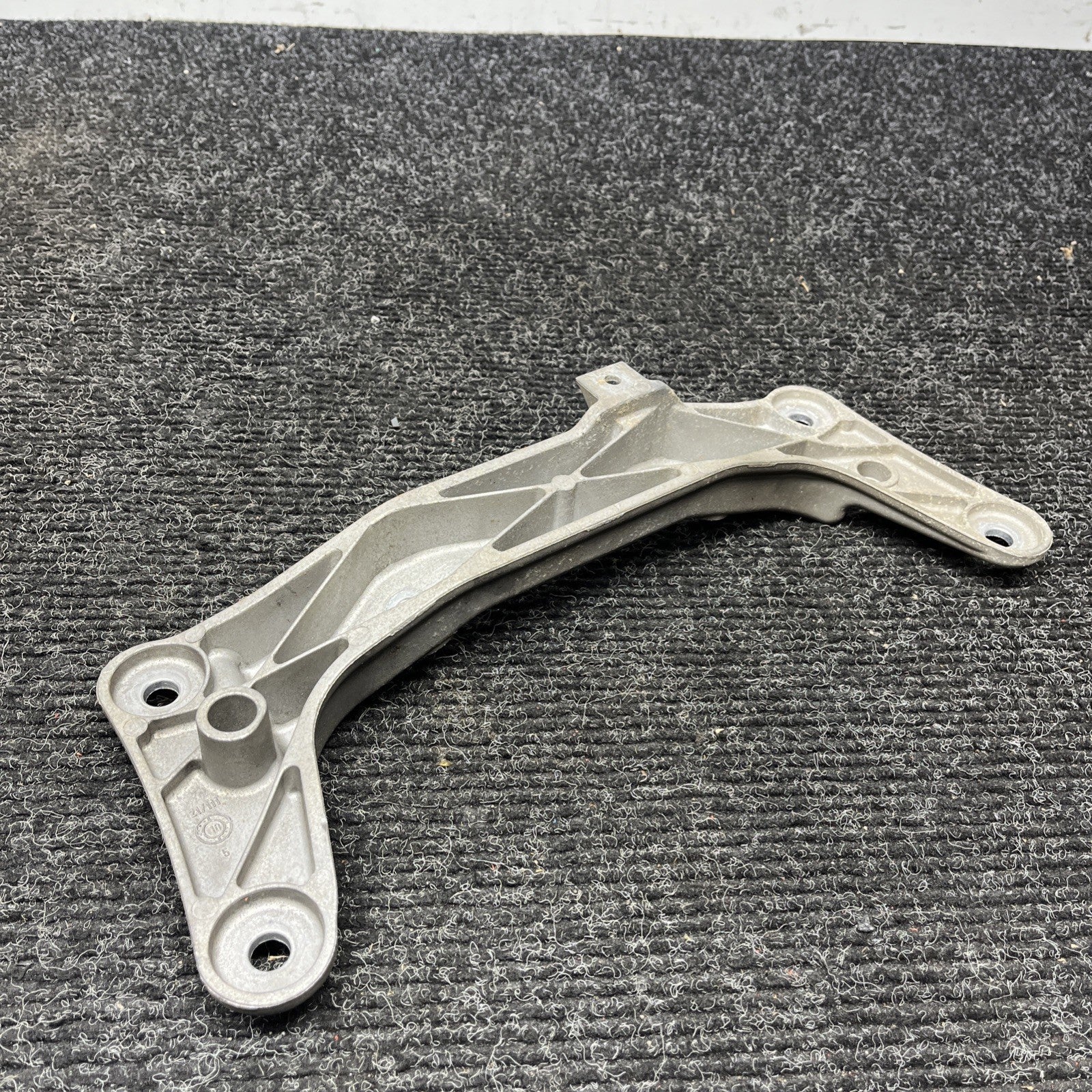 ☑️ BMW E90 E92 1/3 Series Auto Transmission Gearbox Support Mount Bracket OEM