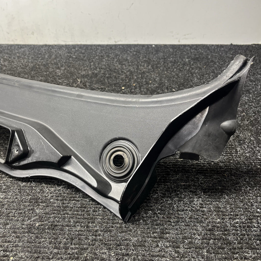 ☑️ 08-13 BMW E90 E92 E93 M3 OEM Front Windshield Wiper Cowl Panel Trim Cover OEM
