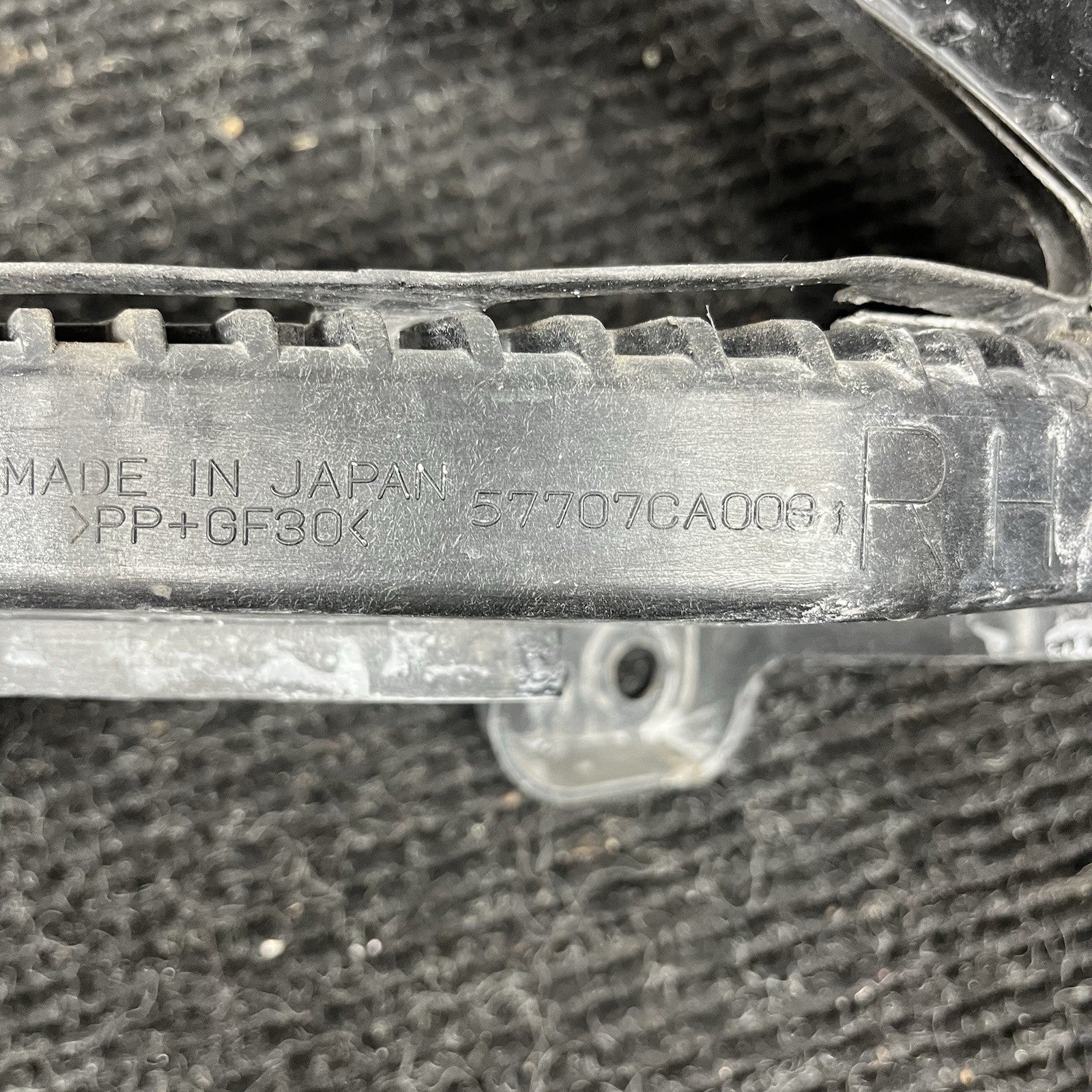 ☑️ 2013 Subaru FRS Passenger FR Headlight Bracket Assembly Trim OEM