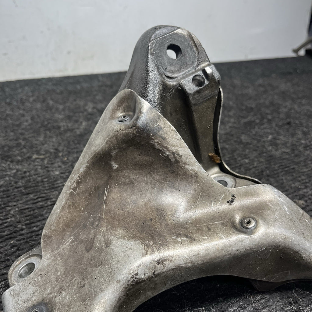 07-11 BMW E82 E88 E90 E92 135I 335I N54 Z4 RIGHT PASSENGER ENGINE MOUNT BRACKET
