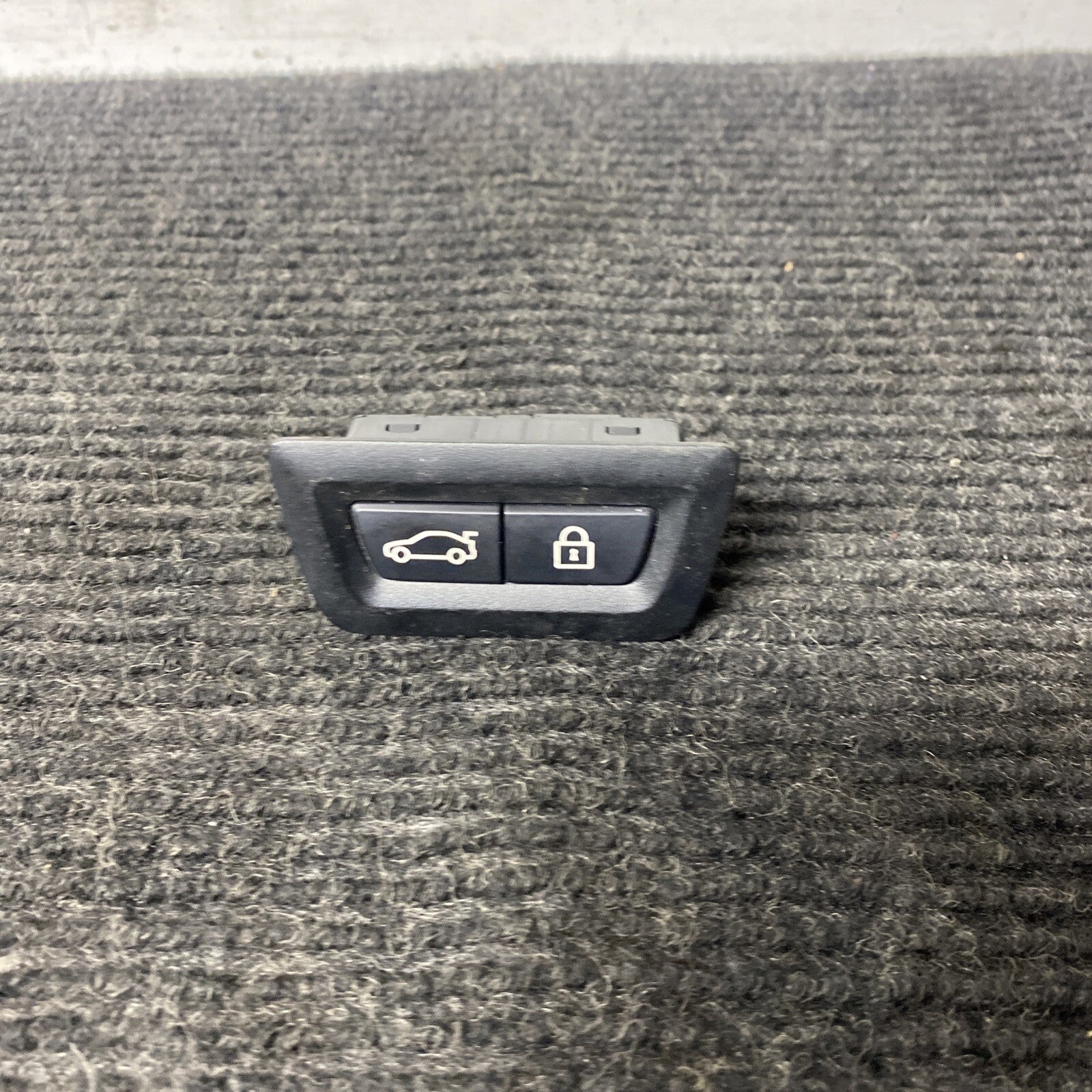 ☑️ OEM BMW G12 F36 F10 F16 F85 M5 M6 G01 F97 X3 Rear Trunk Lid Center Lock Swtch