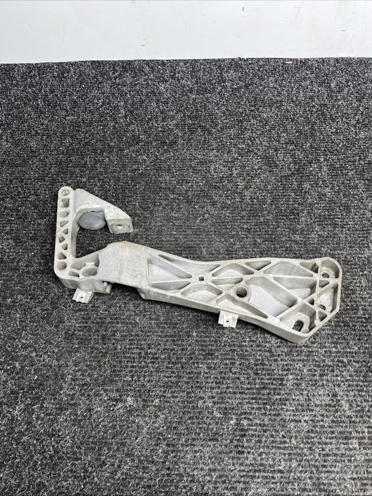 ☑️ 06-19 BMW E92 F30 F32 328XI 335XI 428XI AWD Transmission Mounting Bracket OEM