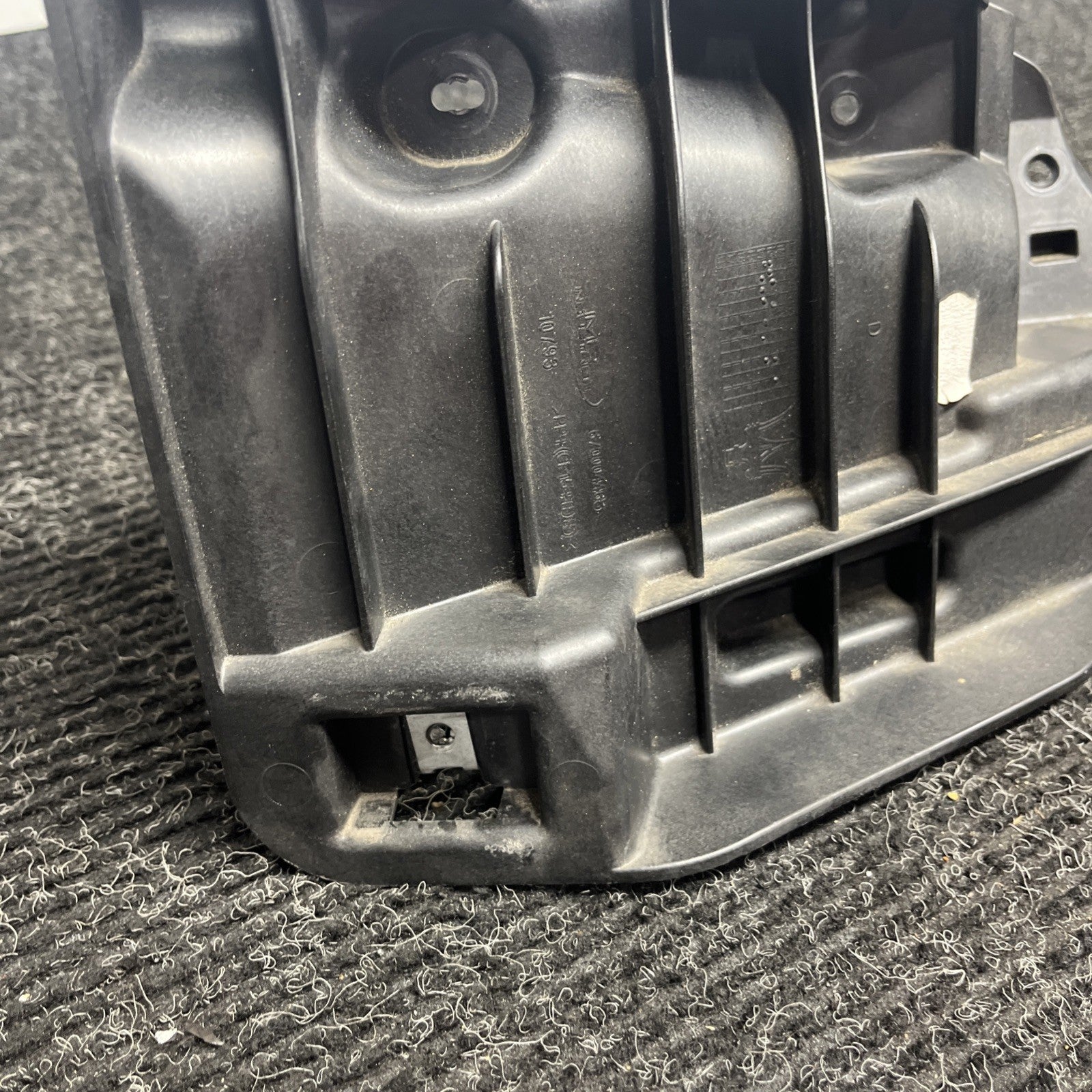 ☑️ 14-21 Maserati Ghibli Rear Left Bumper Mount Support Bracket OEM AK2404120