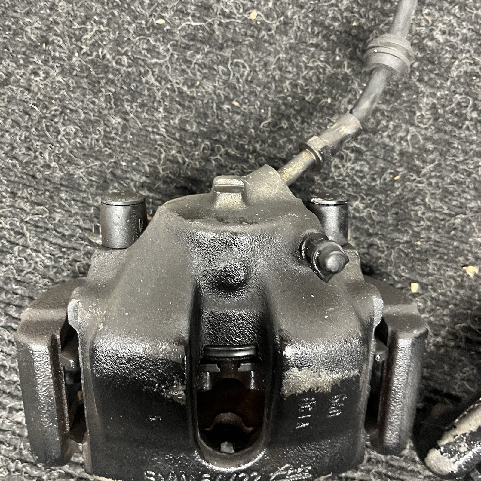 ☑️ 03-05 BMW E85 Z4 RWD SET OF 2 FRONT LEFT & RIGHT BRAKE CALIPER OEM *NOTE*