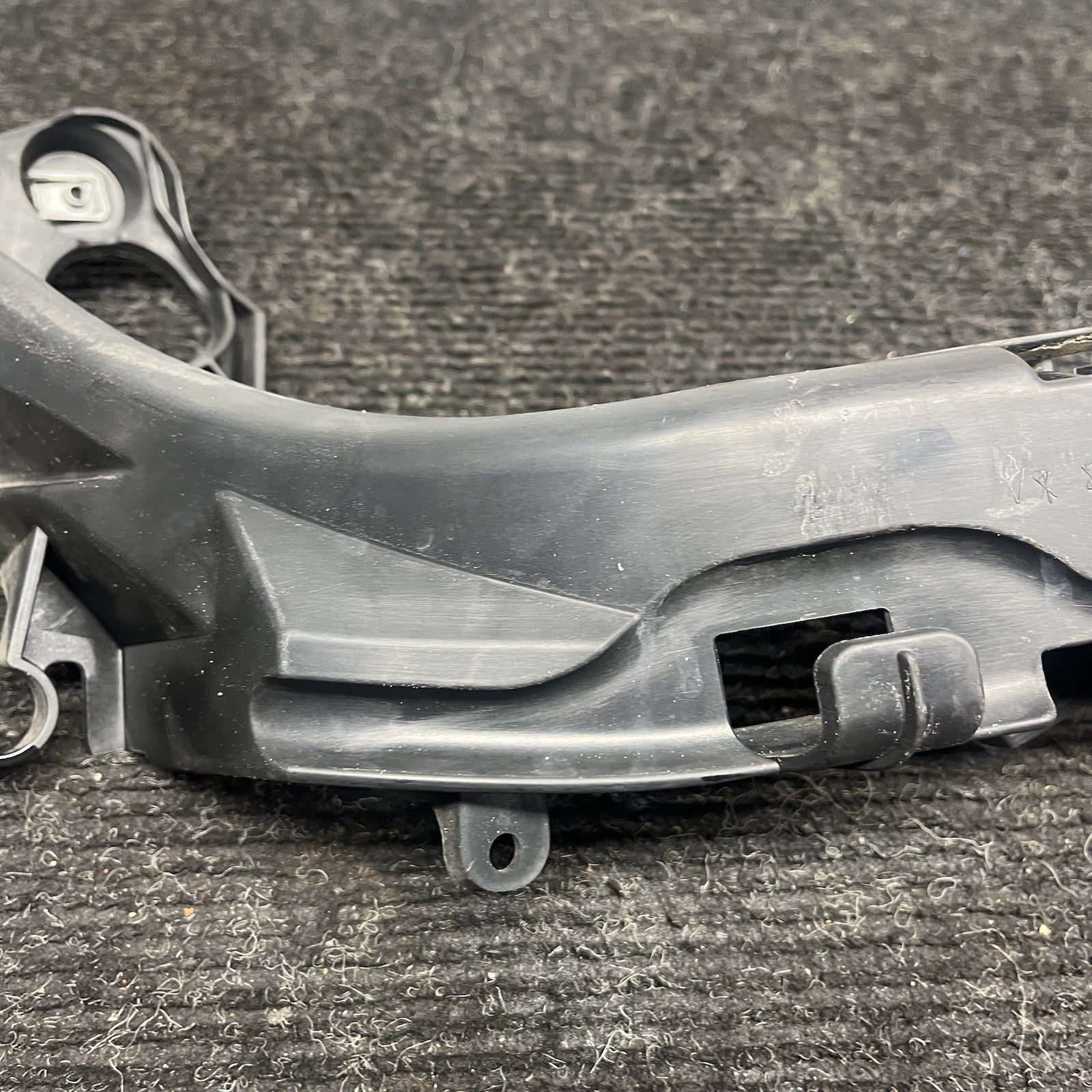☑️ 07-10 OEM BMW E92 E93 328 335 Right Passenger Headlight Bracket Carrier Mount