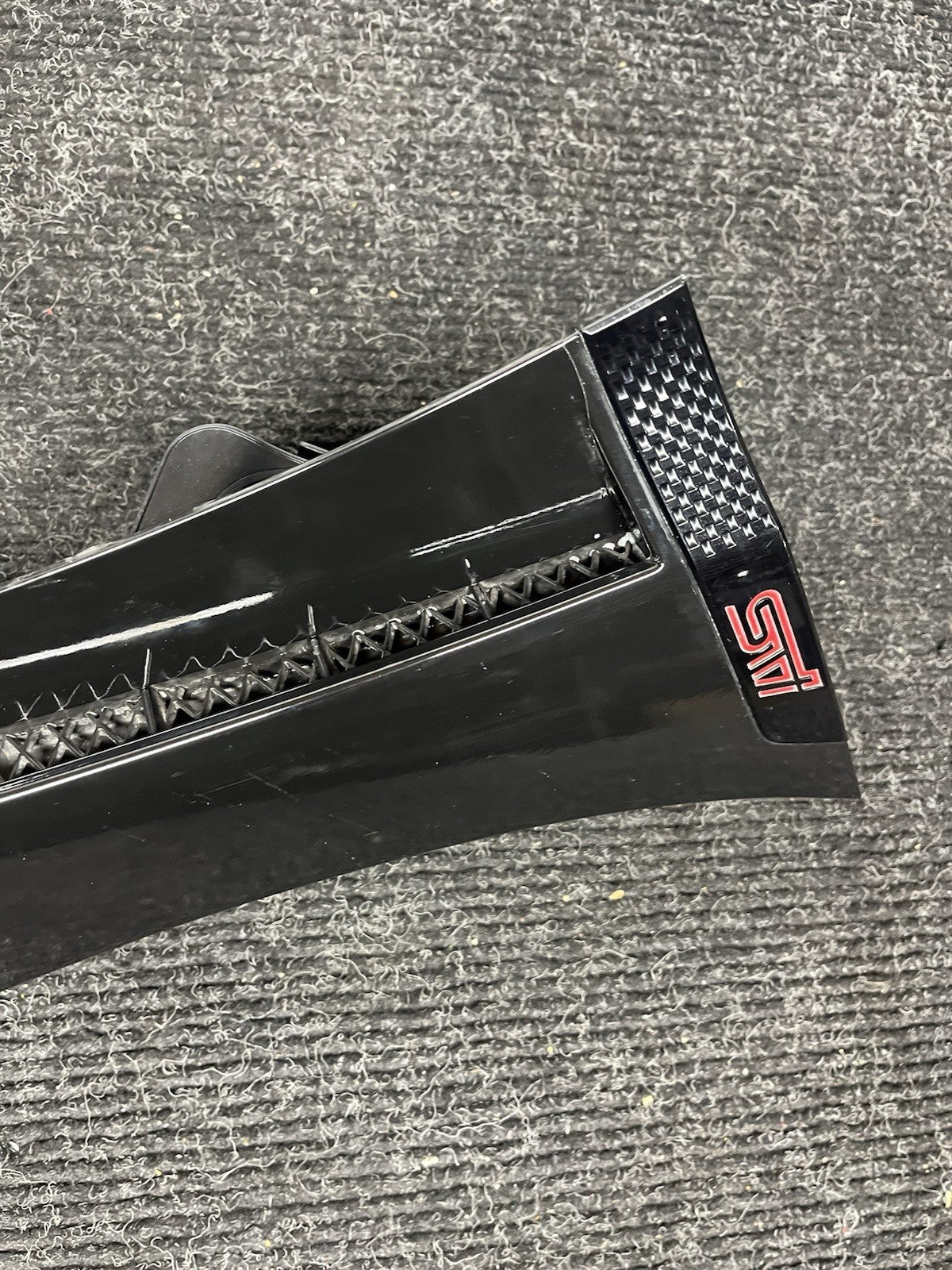 ☑️ 2015 2021 SUBARU WRX STI FRONT RIGHT FENDER MOLDING GARNISH OEM BLACK