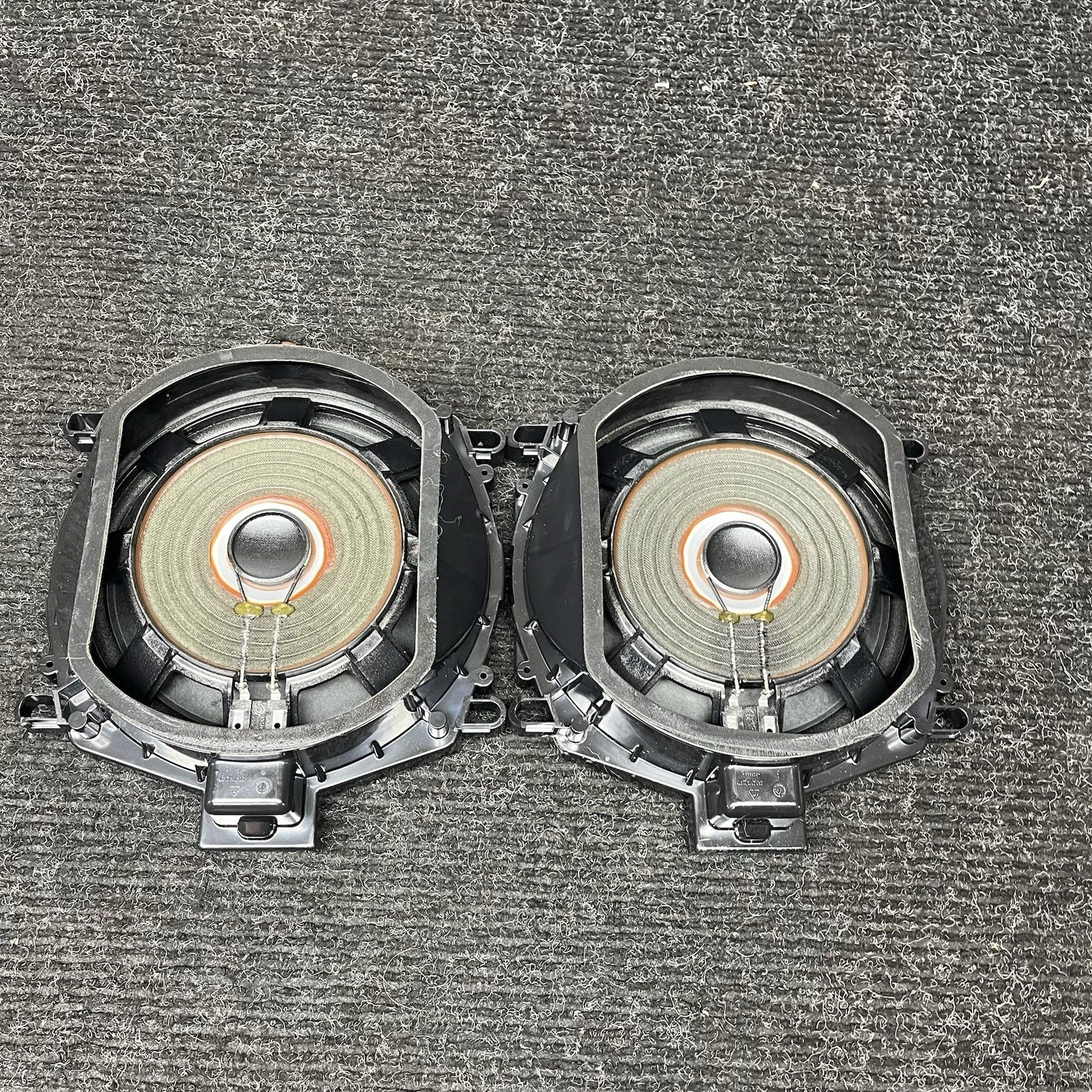 ☑️ 2011-2014 BMW X3 X5 Floor Speaker Subwoofer Pair 65139218695 OEM