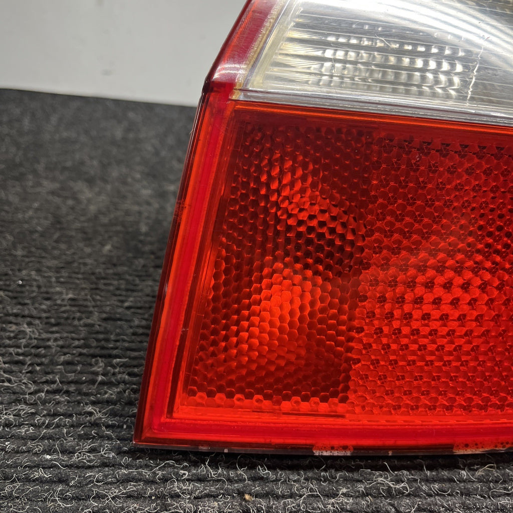 ☑️ 2002-2005 Audi A4 S4 Sedan 4 Door Right Passenger Side RH Tail Light OEM