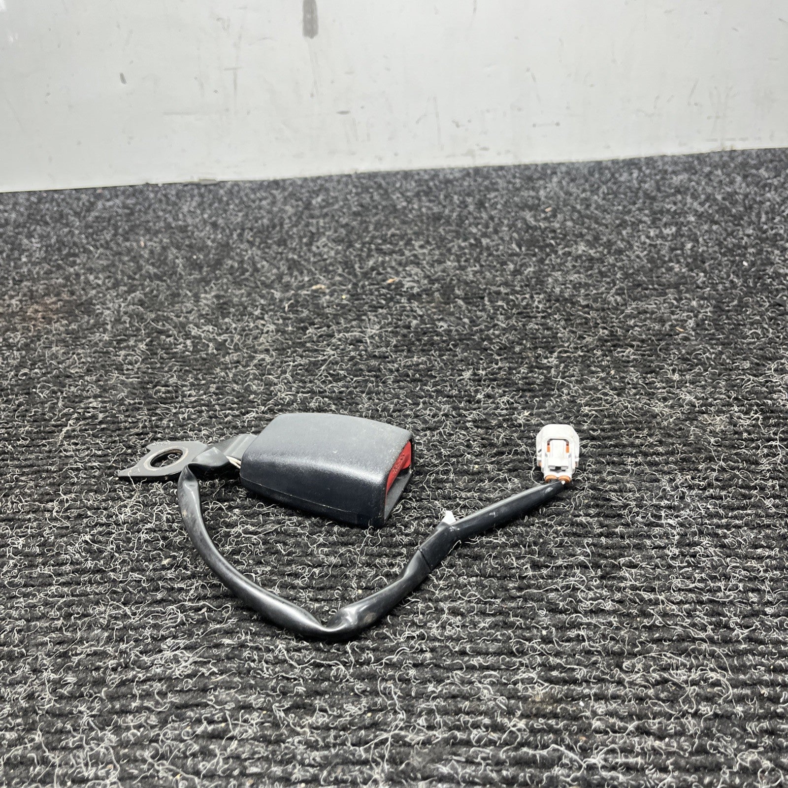 ☑️ 13-20 SUBARU BRZ - PASSENGER RIGHT FRONT SEAT BELT CLIP BUCKLE - OEM