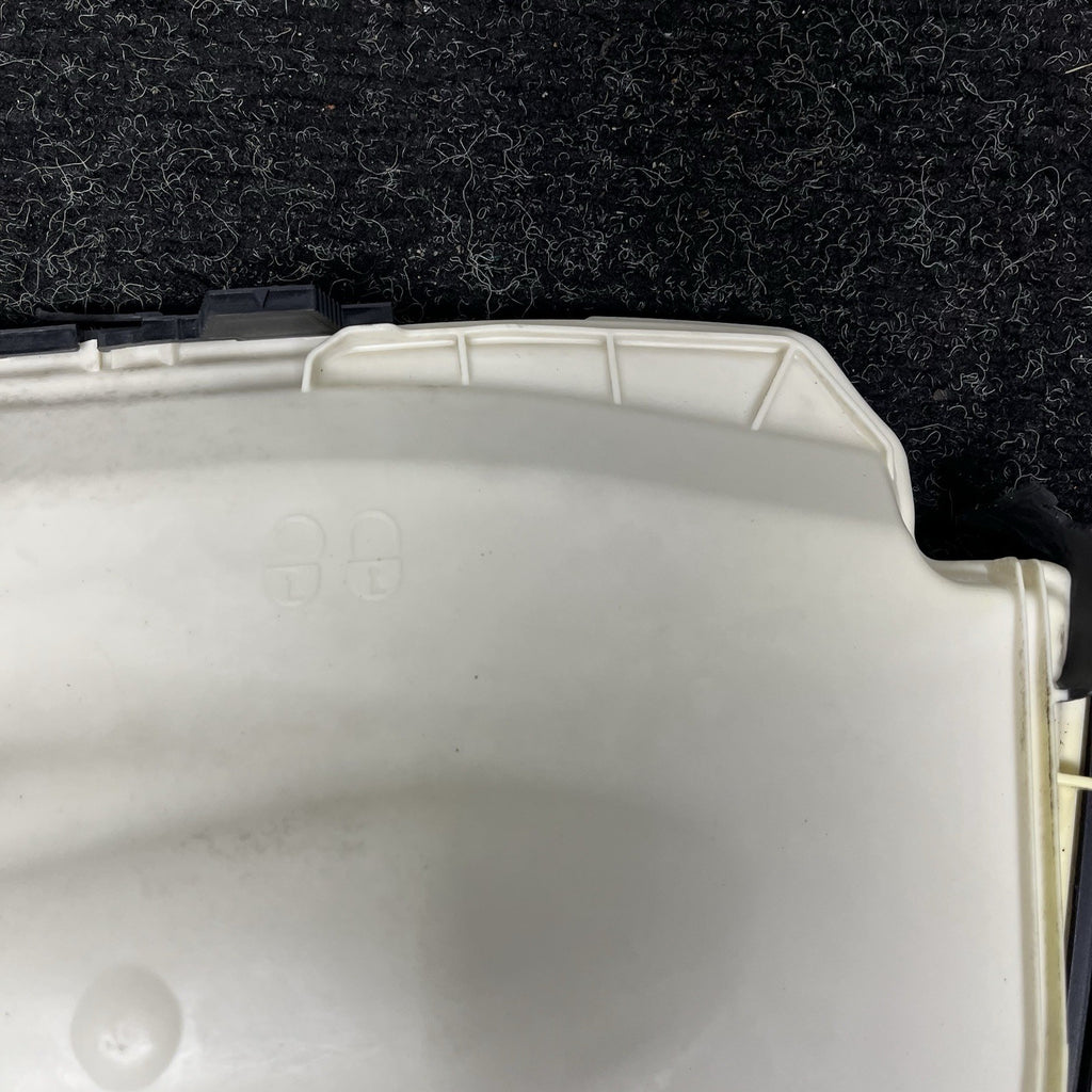 ☑️ BMW E88 E82 E90 E92 E84 DME ECU Electronic Computer Box Top Cover Housing OEM