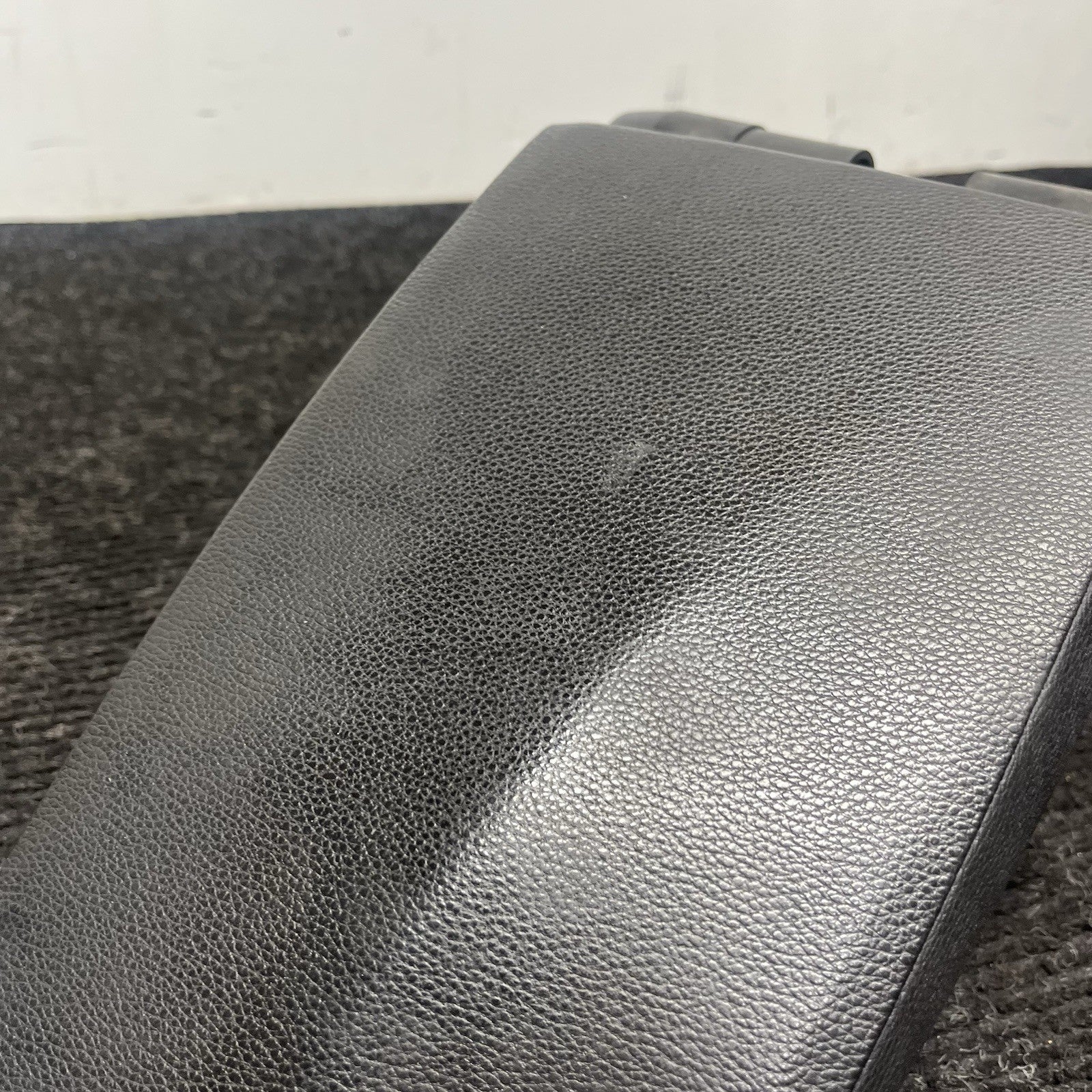 08-13 BMW E82 128i 135i Center Console Armrest Tray Lid BLACK Leather 9110501-08