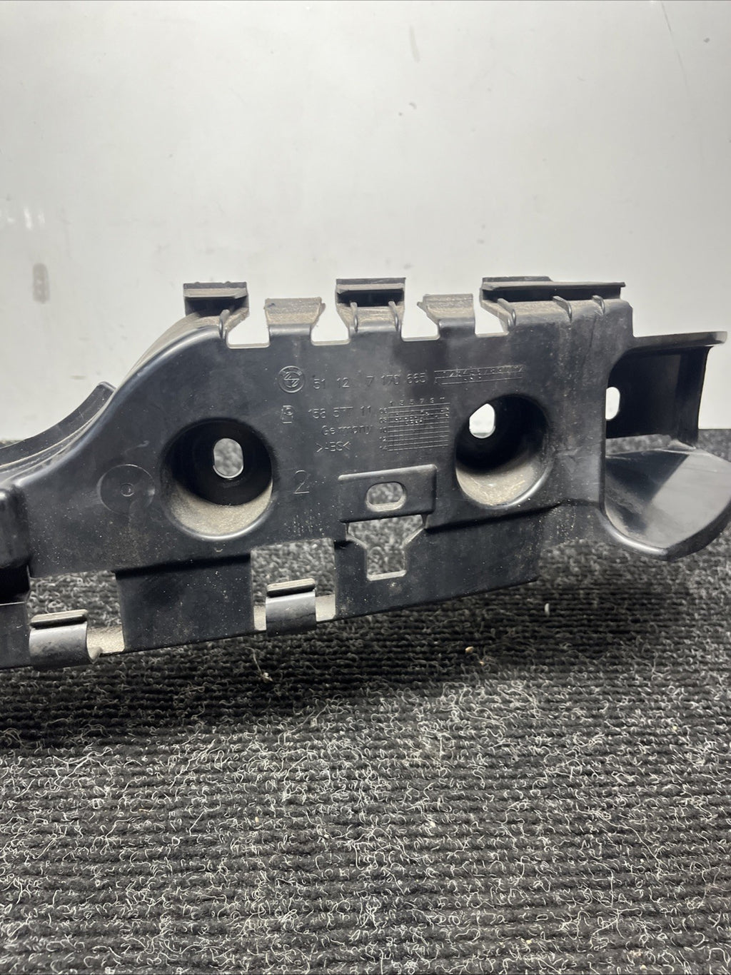 ☑️ OEM BMW E92 328 335 M3 COUPE Rear Center Bumper Mount Bracket Guide Support