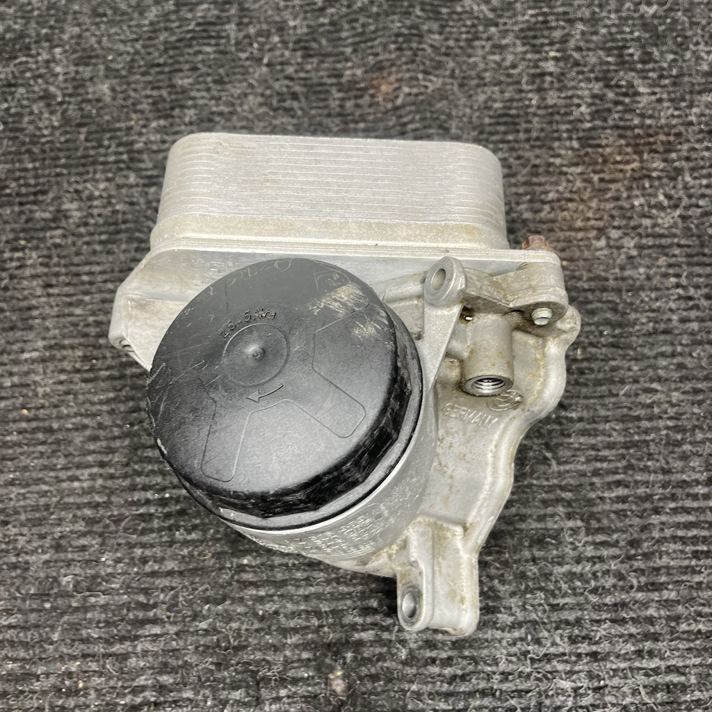 ☑️ 2007-2013 BMW 328i 528i N52 Oil Filter Housing Heat Exchanger OEM 11427516383