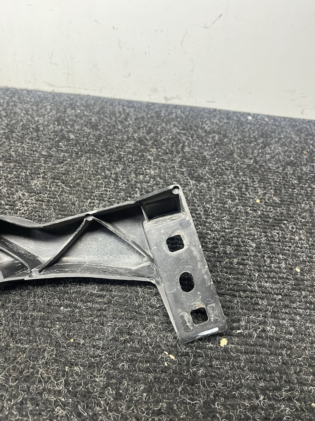 ☑️08-13 BMW E90 E92 E93 M3 OEM Passenger RightHeadlight Bracket Carrier Mount RH