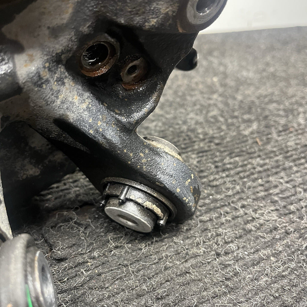 ☑️ 07-13 BMW E82 E88 E90 E92 E93 Rear Driver Hub Spindle Bearing Knuckle OEM