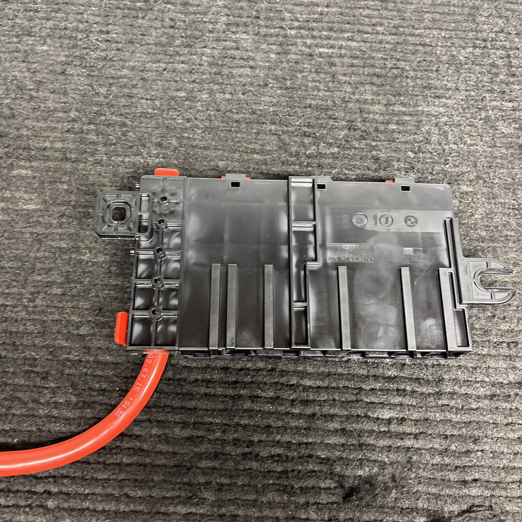 ☑️ 11-19 OEM BMW F22 F23 F30 F32 F36 F80 F82 F87 Positive Battery Power Fuse Box