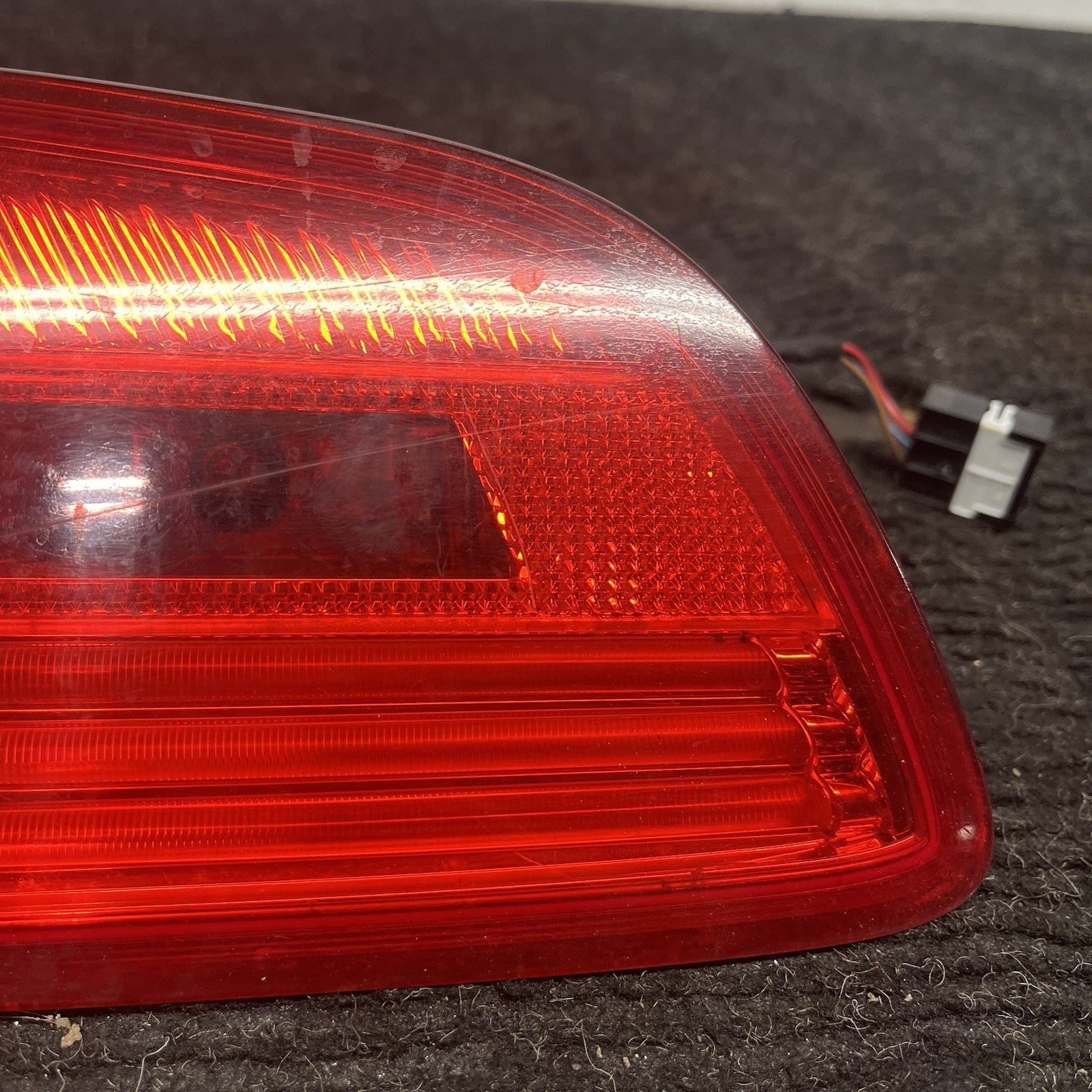 ☑️ 07-10 OEM BMW E93 M3 328 335 Rear Tail Light Driver Side Stop Light Inner
