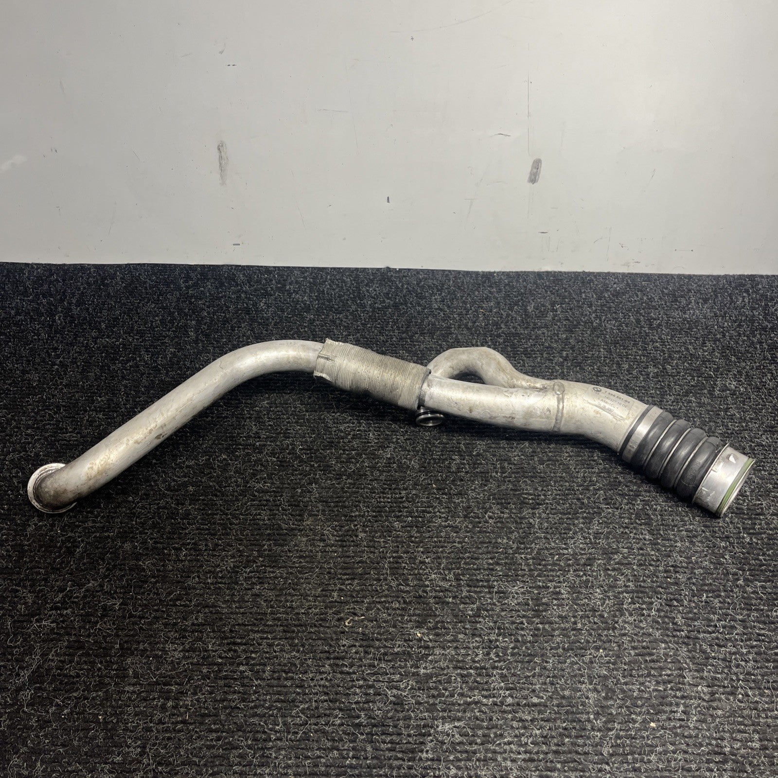 ☑️ 07-13 BMW E92 335I 3.0L L6 INTER COOLER TURBOCHARGER INLET AIR PIPE OEM