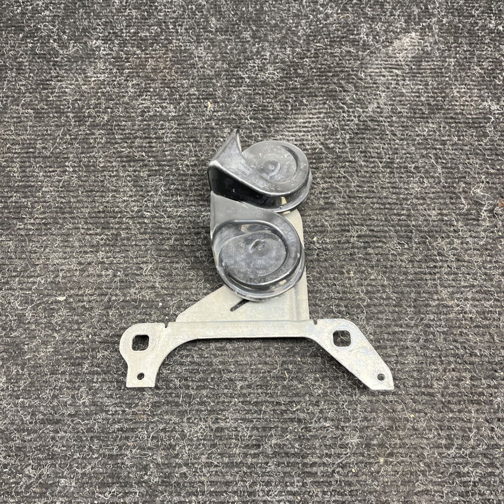 ☑️ BMW 2008-2013 E82 E88 HIGH AND LOW PITCH SIREN ALARM TONE HORN OEM
