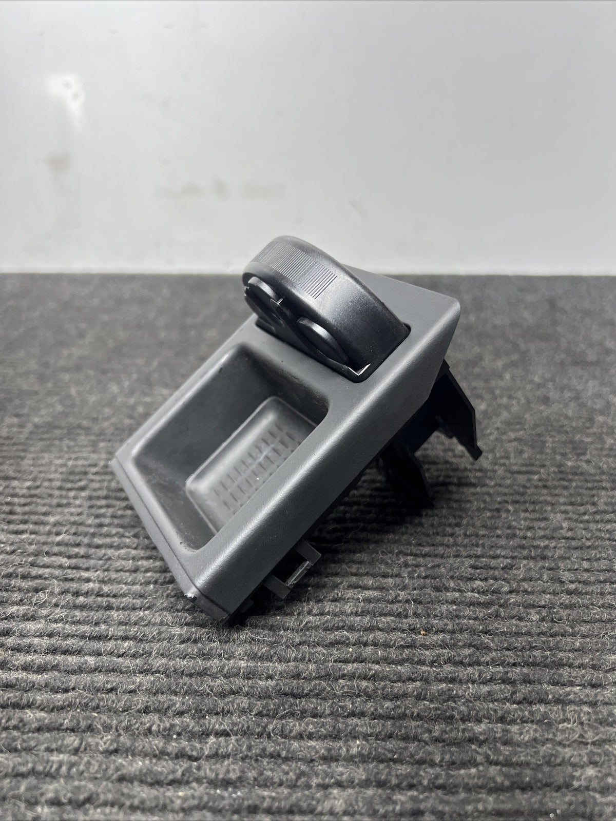 ☑️ BMW E46 NEW GENUINE CENTER CONSOLE STORAGE TRAY BLACK COIN BOX 8248505 99-05