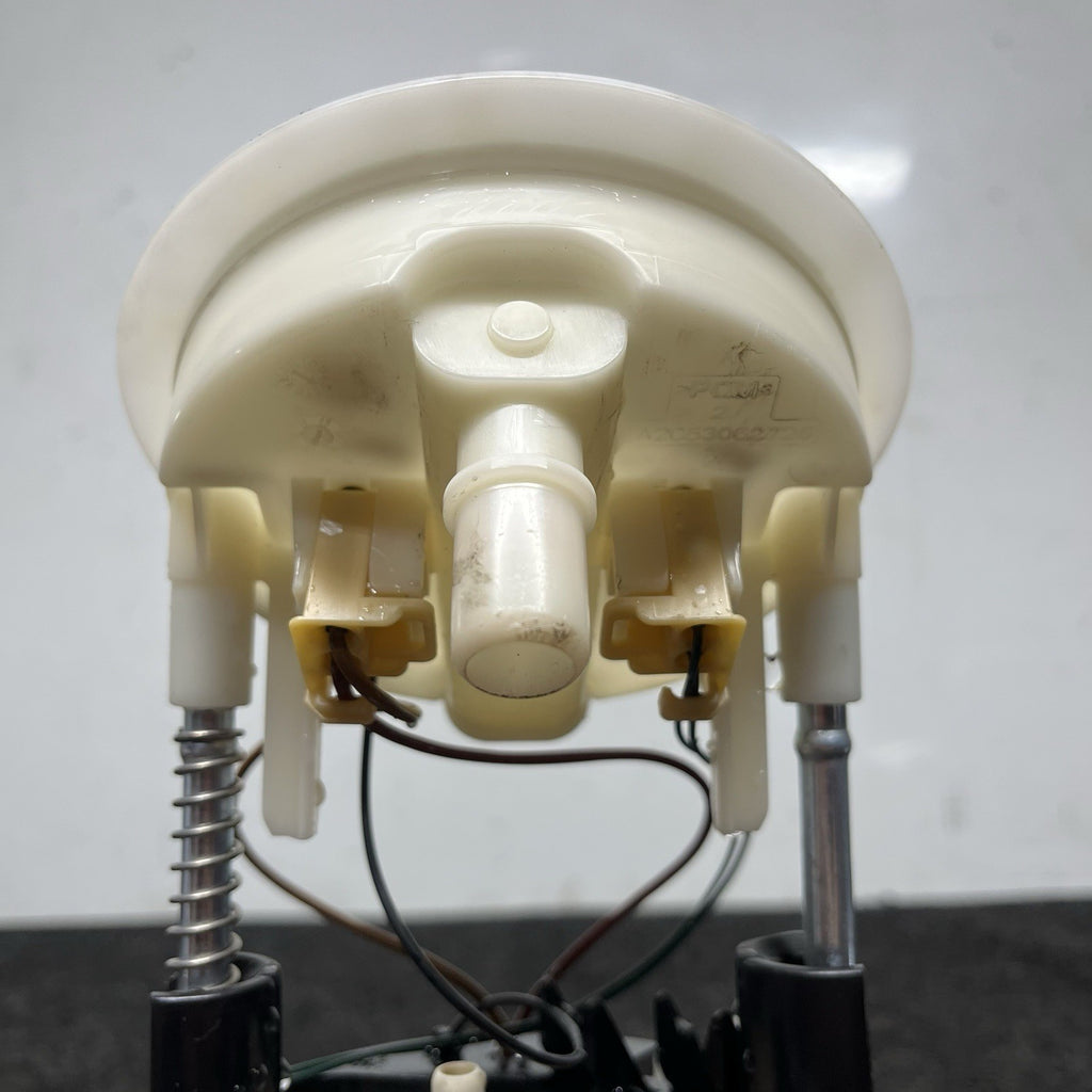 ☑️ 06-13 BMW E82 E88 E90 E91 E92 E93 135I 335I Fuel Pump OEM
