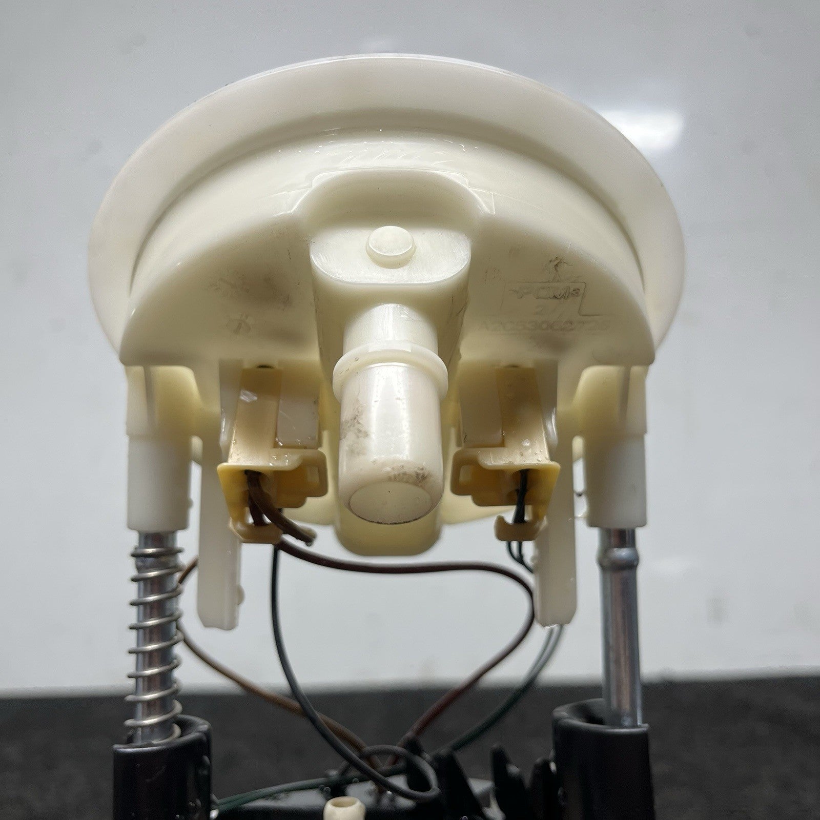 ☑️ 06-13 BMW E82 E88 E90 E91 E92 E93 135I 335I Fuel Pump OEM