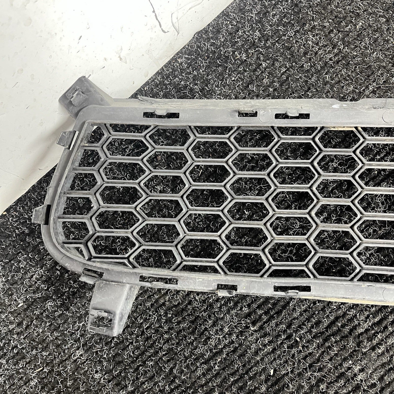 ☑️ 11-13 BMW E70 X5 GRILLE MESH TRIM FRONT BOTTOM LOWER BUMPER OEM 081523