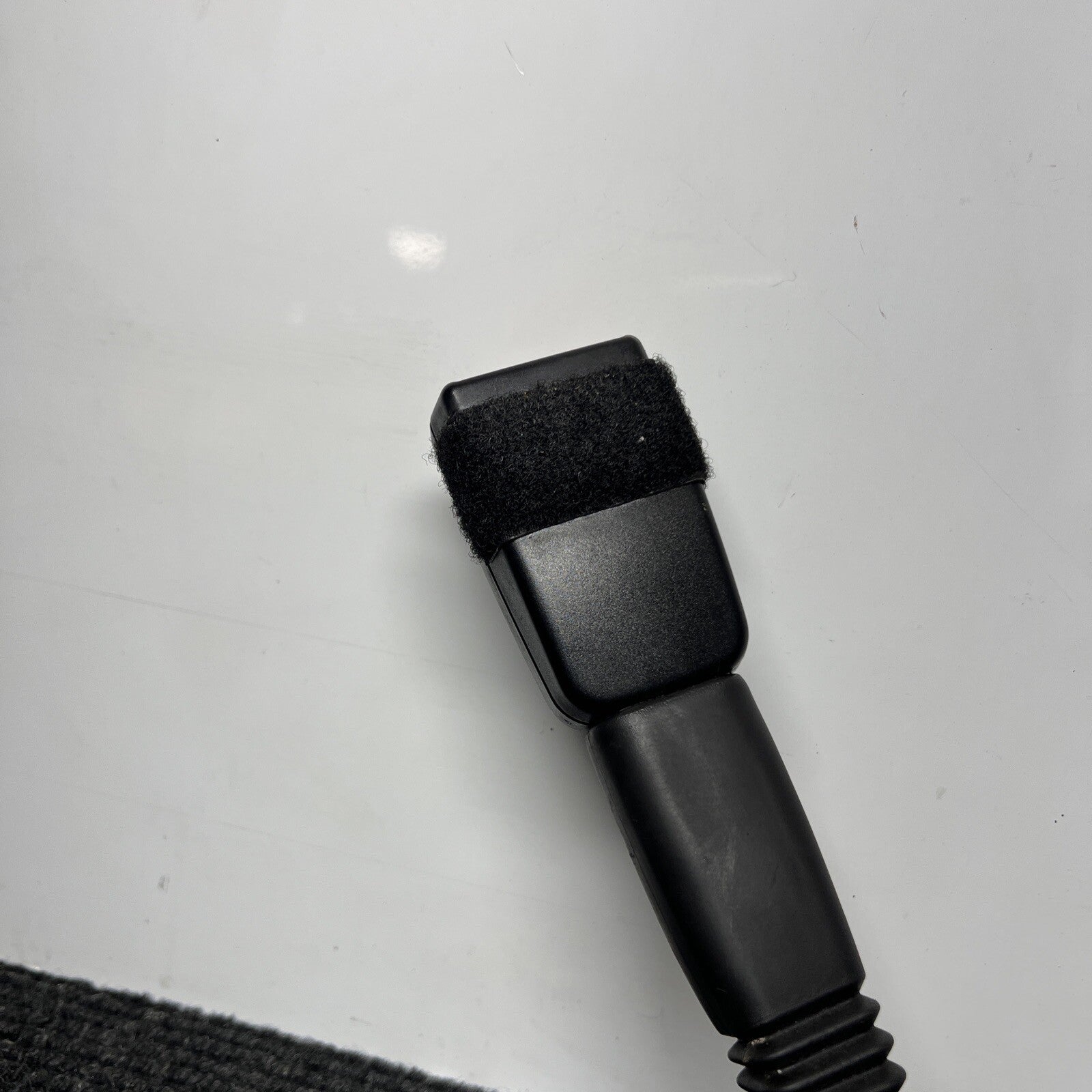 2005-2013 BMW 335XI E92 COUPE FRONT RIGHT PASSENGER SIDE SEAT BELT BUCKLE OEM