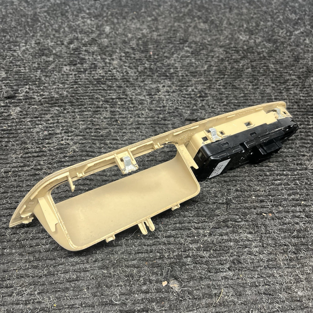 ☑️ 07-13 BMW X5 E70 FRONT LEFT DRIVER SIDE WINDOW SWITCH OEM 7137137