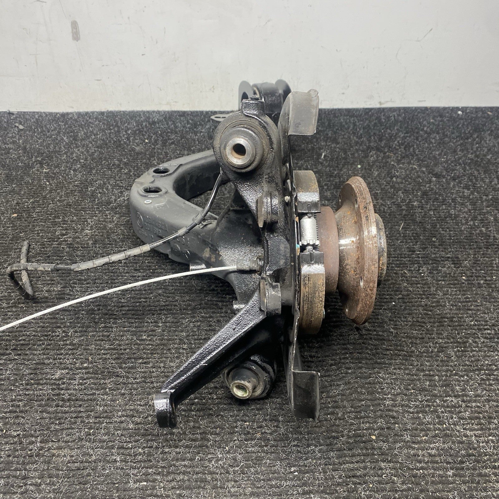 ☑️ 03-08 BMW E85 E86 Z4 Rear Right Passen Side Spindle Knuckle Hub w/ Shield OEM