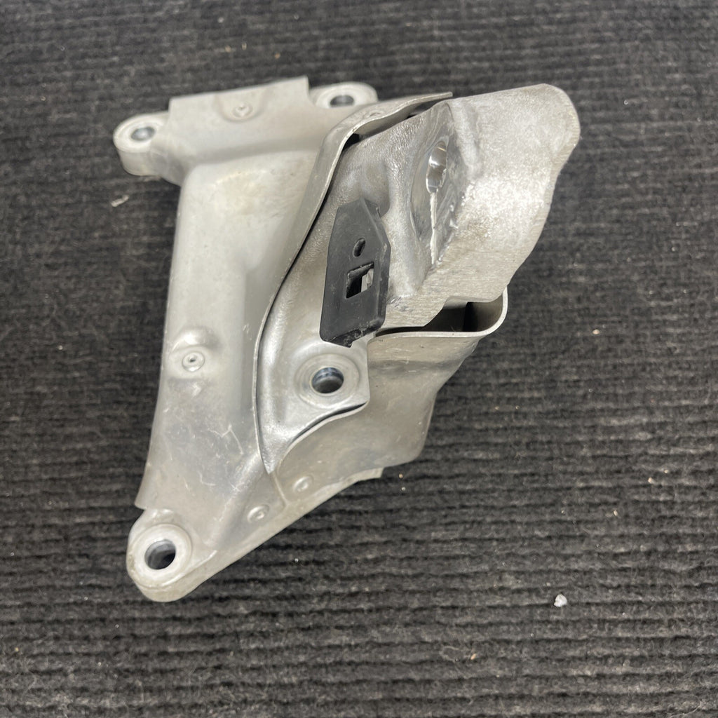 07-11 BMW E82 E88 E90 E92 135I 335I N54 Z4 RIGHT PASSENGER ENGINE MOUNT BRACKET