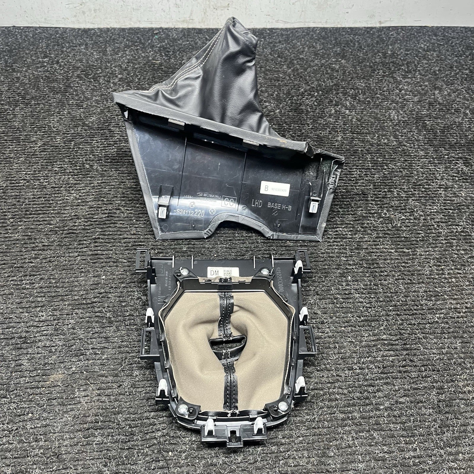 ☑️ 2022-24 Toyota GR86 Shifter Trim Boot and Bezel W Handbrake Boot 92122CC000