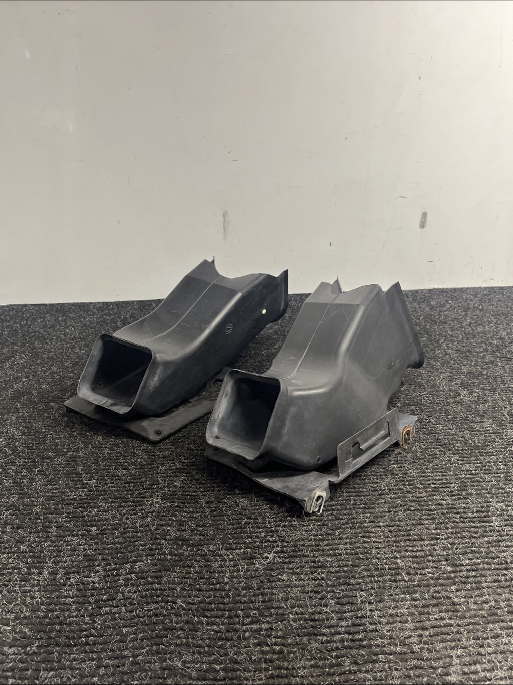 ☑️ 00-06 Genuine BMW 3 Series E46 Coupe Convertible M Sport Front Air Ducts PAIR
