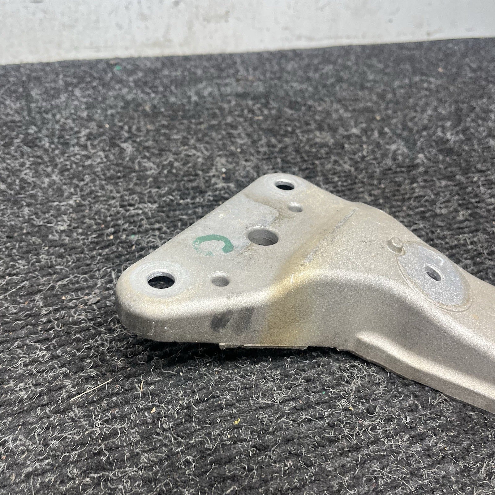 ☑️ 16-21 BMW F30 F32 F36 Auto Transmission Gearbox Support Mount Bracket OEM