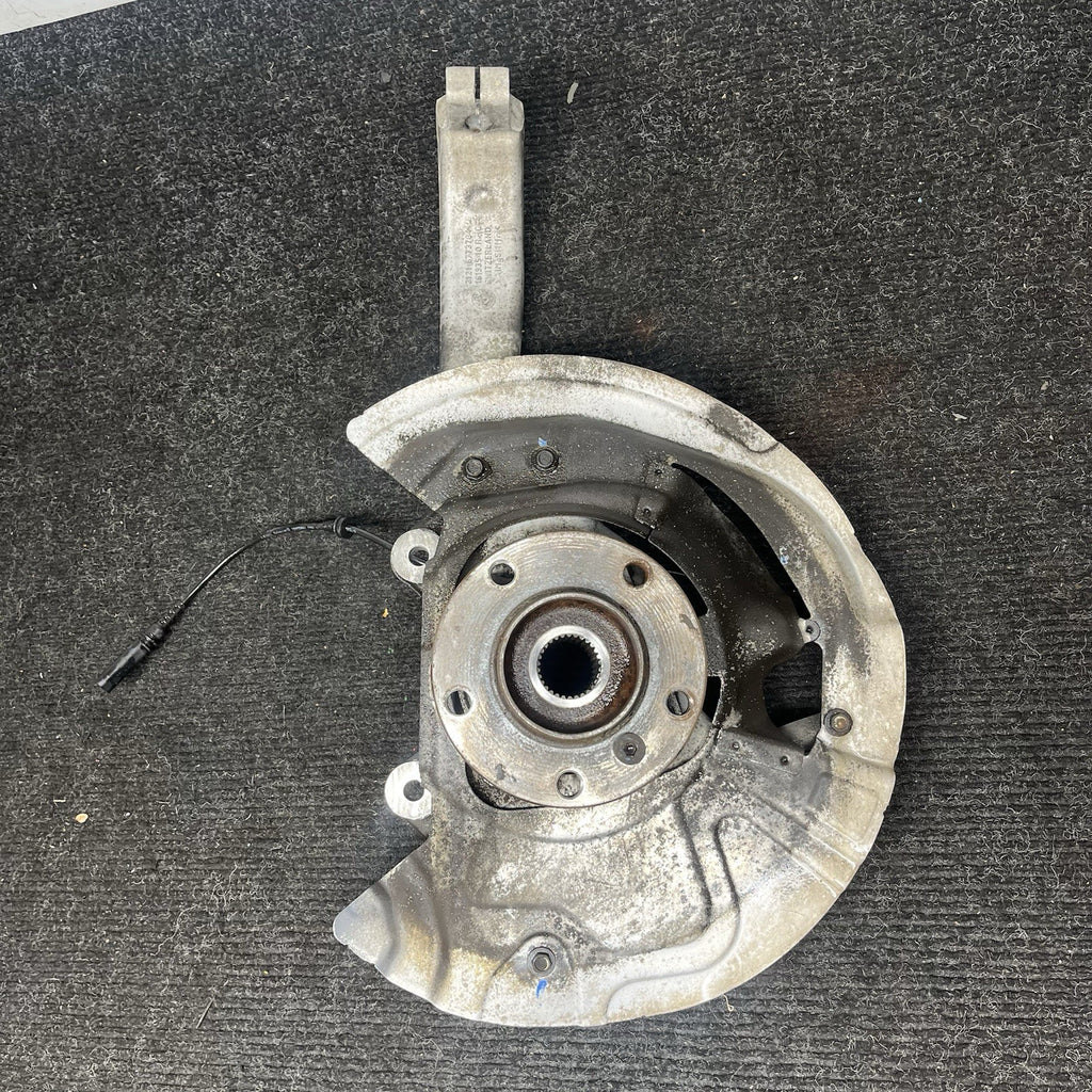 ☑️ 07-19 BMW F15 X5 X6 AWD Front Right Side Spindle Knuckle Hub 6773784 OEM