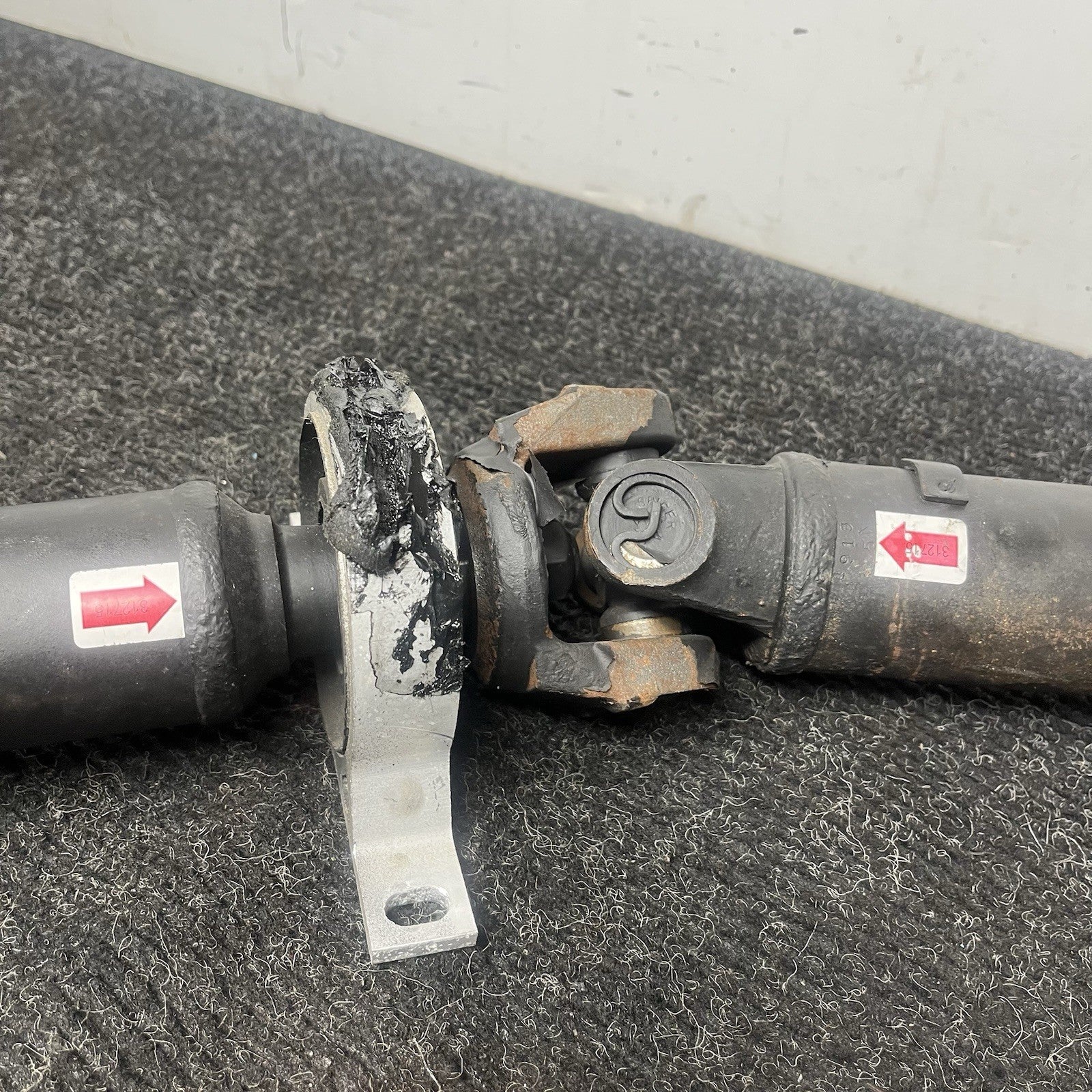 ☑️ 01-06 OEM BMW E46 330Ci RWD Rear Drive Shaft Driveshaft Transmission L=1358MM