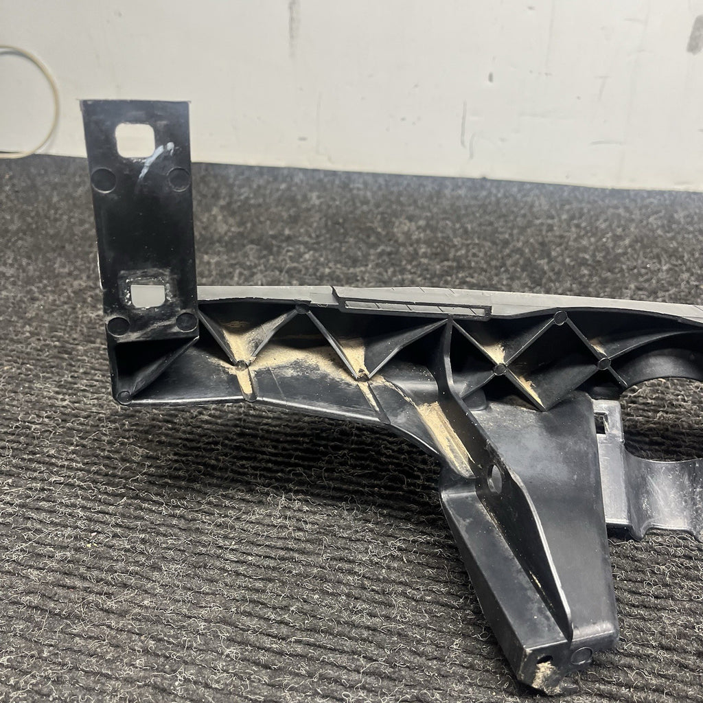 ☑️ 06-08 BMW E90 E91 325 330 335 Front Passenger Headlight Arm Bracket Mount