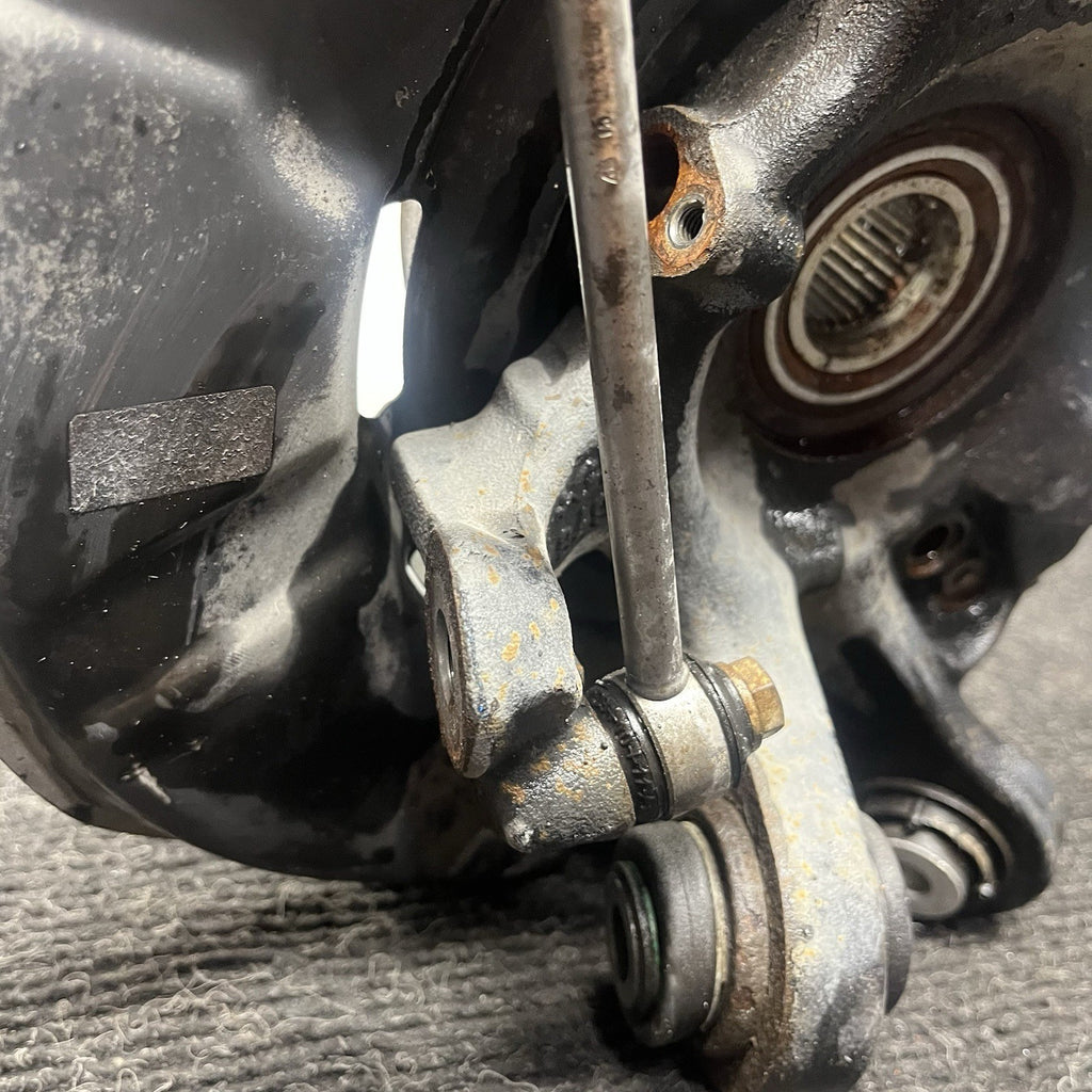 ☑️ 07-13 BMW E82 E88 E90 E92 E93 Rear Driver Hub Spindle Bearing Knuckle OEM