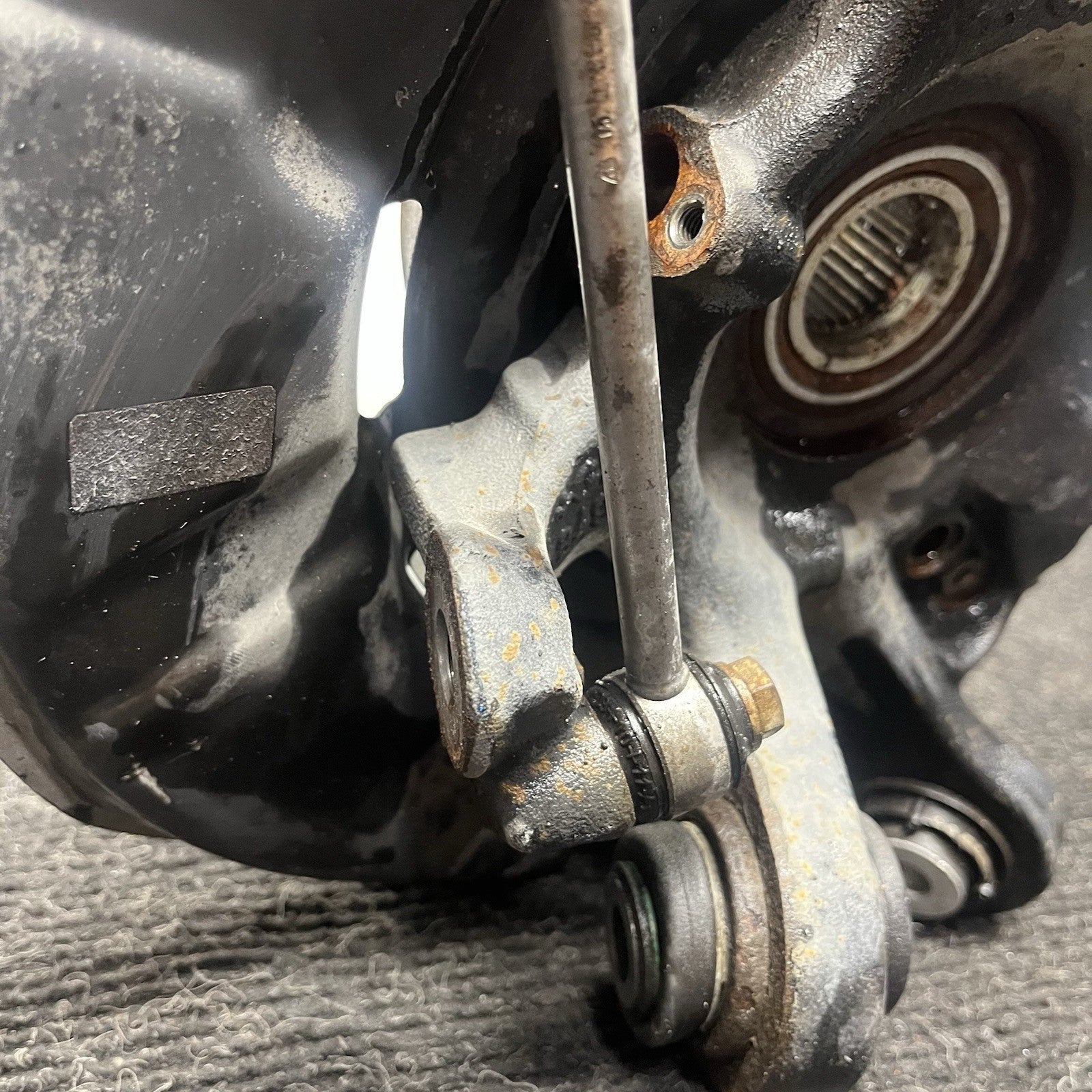 ☑️ 07-13 BMW E82 E88 E90 E92 E93 Rear Driver Hub Spindle Bearing Knuckle OEM