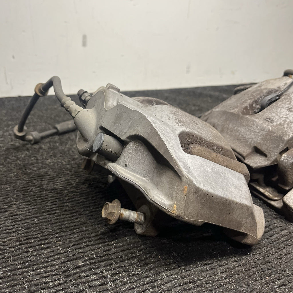 ☑️ 06-11 E90 E91 E92 E93 E84 335 Z4 BMW 335i Front Brake Caliper Set OEM