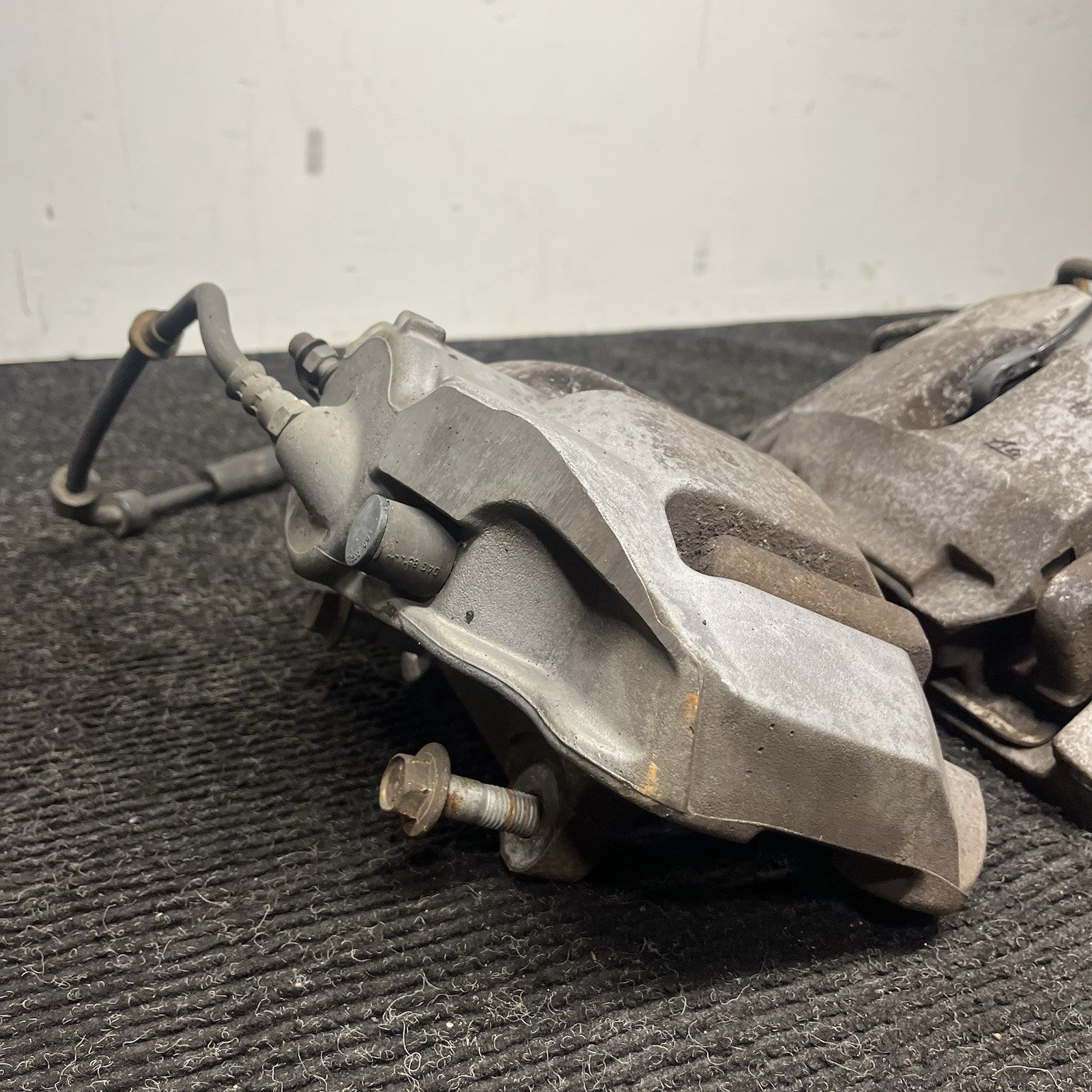 ☑️ 06-11 E90 E91 E92 E93 E84 335 Z4 BMW 335i Front Brake Caliper Set OEM